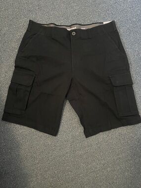 Sonoma Black Men's Cargo Shorts with Multiple Pockets